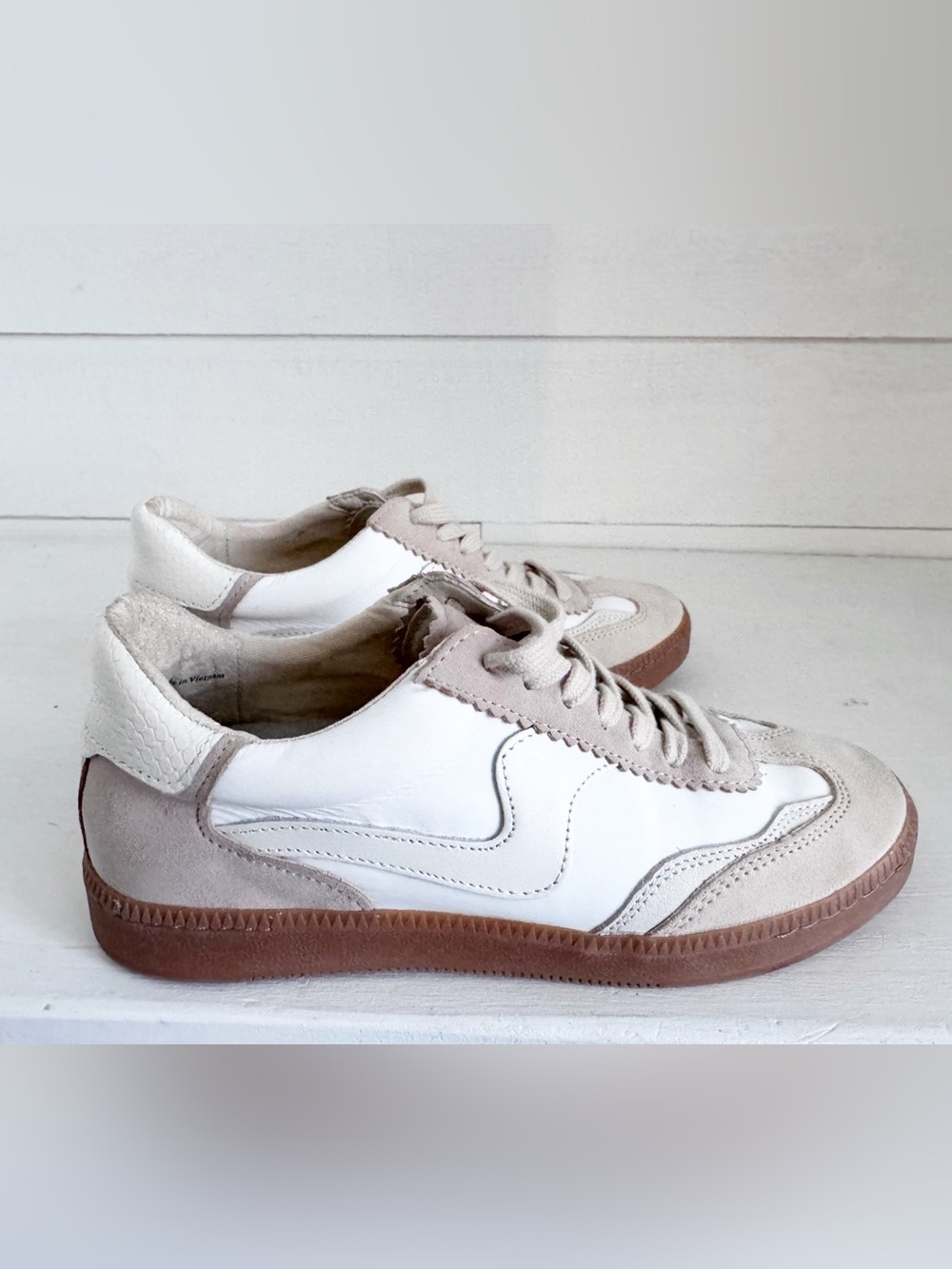 Dolce Vita  Notice Women's White and Beige Low-Top Sneakers